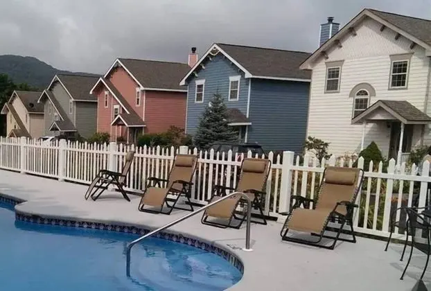 Cabin with Jacuzzi & Pool Access - Havuz