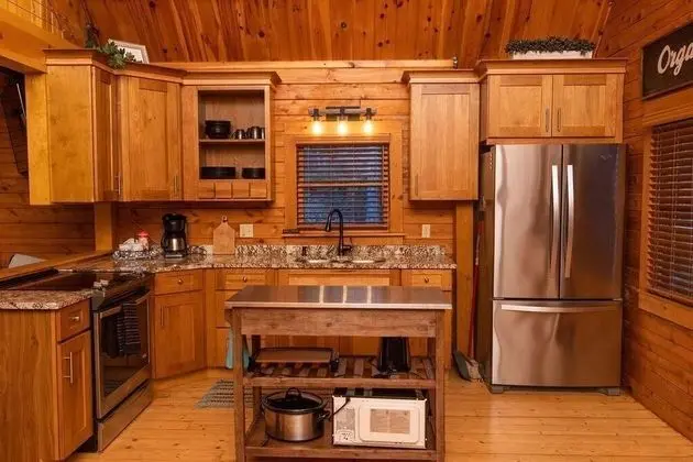 Cabin ON THE River ~ Free Bikes and Kayaks ~ Patio - Mutfak