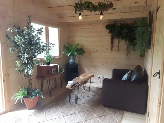 Cabin set in a Beautiful Romantic Tropical Garden - İç Mekan