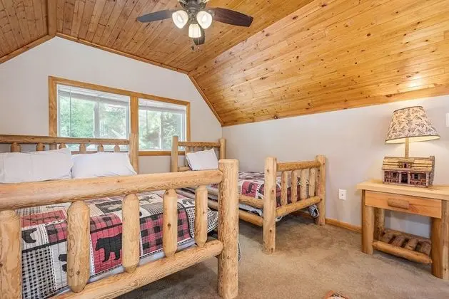 Cabin at Slope's Edge - Oda