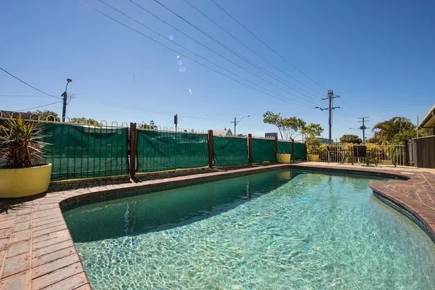 Caboolture Motel - Havuz