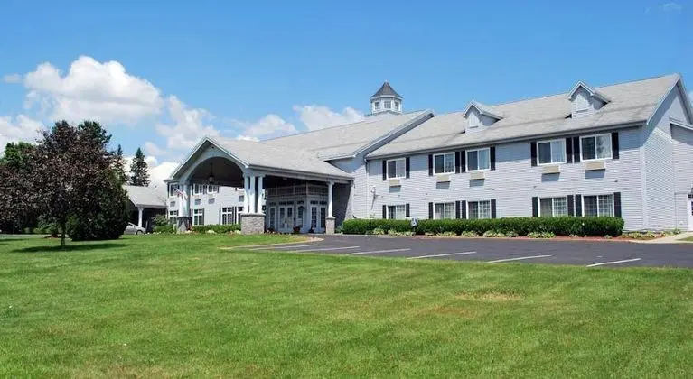 Cabot Inn & Suites