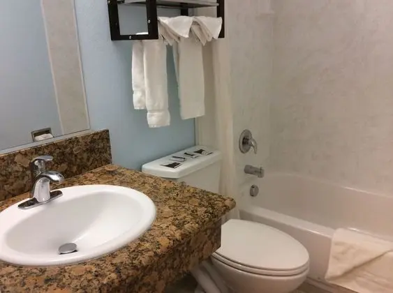 Cabrillo Inn & Suites
