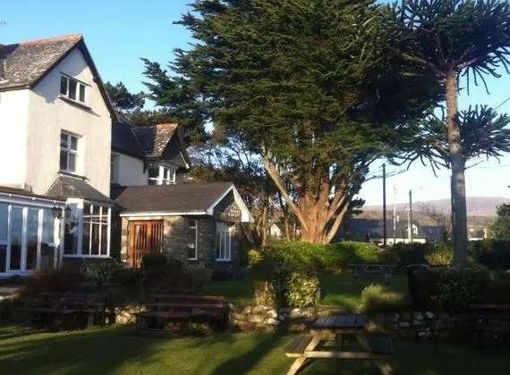 Cadwgan Inn - 1