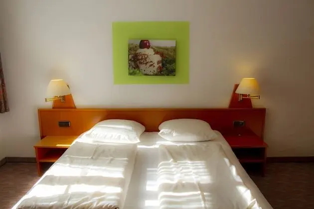 Hotel Café Adler - Oda