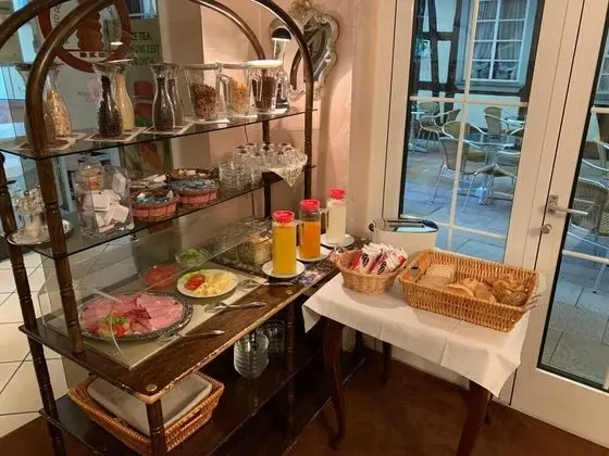 Hotel Café Adler - Yerinde Yemek