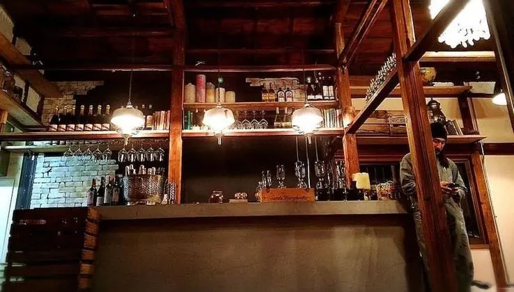 Cafe & Guest House SLAMs DUNKBURGER - Hostel - Bar