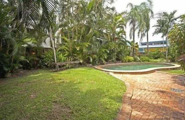 Cairns City Garden Apartment - Havuz