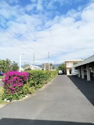 Cairns motor Inn - Dış Mekan
