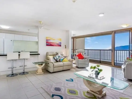 Cairns Ocean View Apartment in Aquarius - Oda