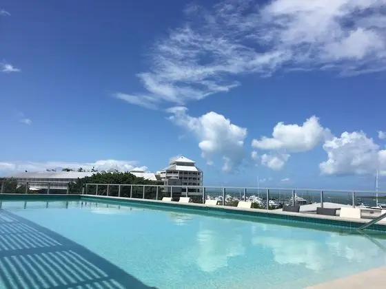 Cairns Private Apartments - Havuz