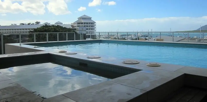 Cairns Private Apartments - Spa