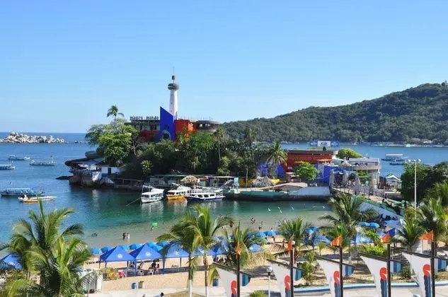 Caleta View Hotel and Bungalows