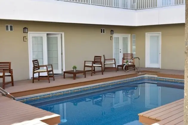California Comfort and Suites - Havuz