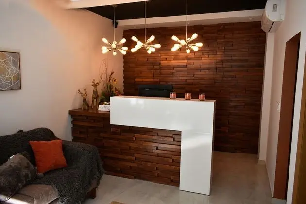 California Comfort and Suites - Lobi