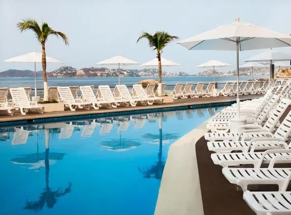 Calinda Beach Acapulco - Havuz