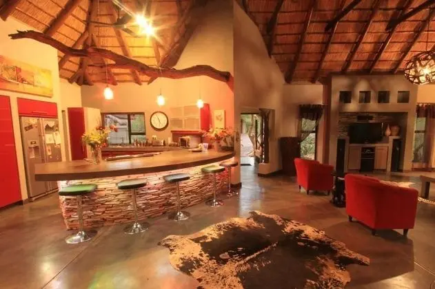 Call of the Wild Lodge - Lobi