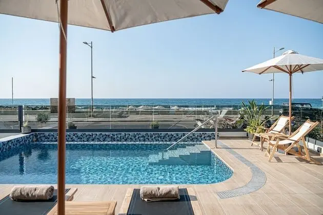 Calla Luxury Seafront Suites - Havuz