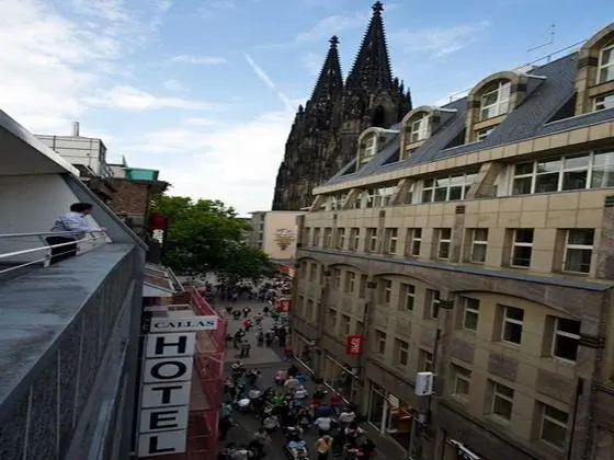 Callas Hotel am Dom - Genel
