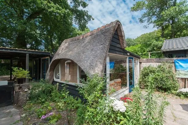 Calm Holiday Home in Bergen North Holland With Garden - Öne Çıkan Resim