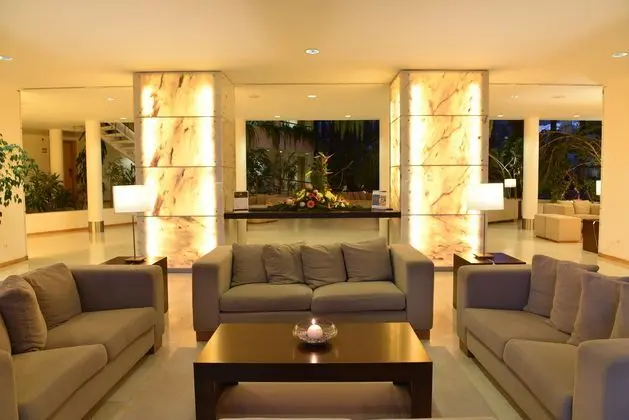 Caloura Hotel Resort - Lobi