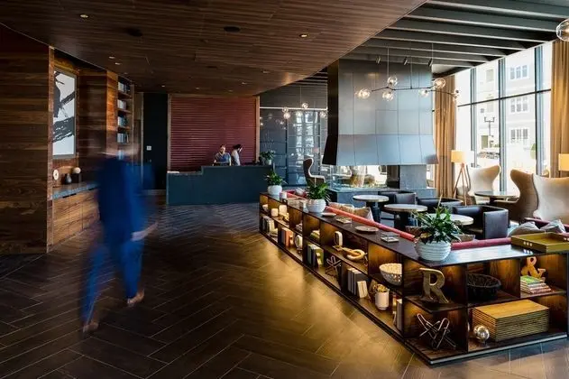 Cambria Hotel Boston Somerville - Lobi