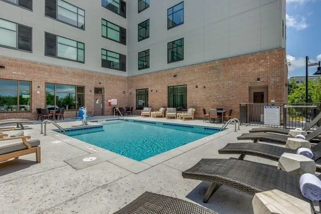 Cambria Hotel Charleston Riverview - Havuz