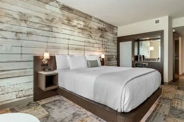 Cambria Hotel Charleston Riverview - Oda