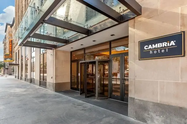 Cambria Hotel Houston Downtown Convention Center - Dış Mekan