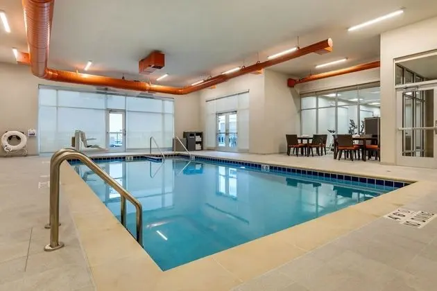 Cambria Hotel Milwaukee Downtown - Havuz
