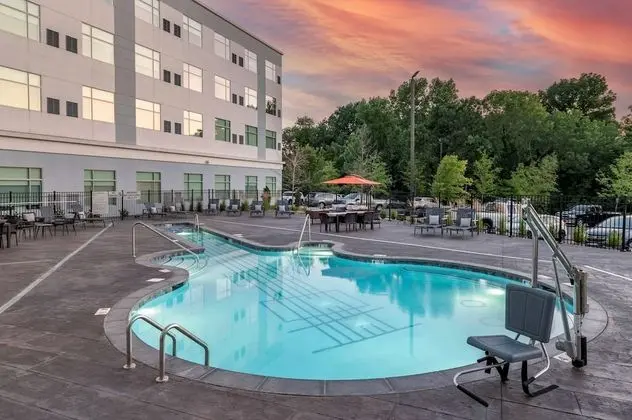 Cambria Hotel Nashville Airport - Havuz
