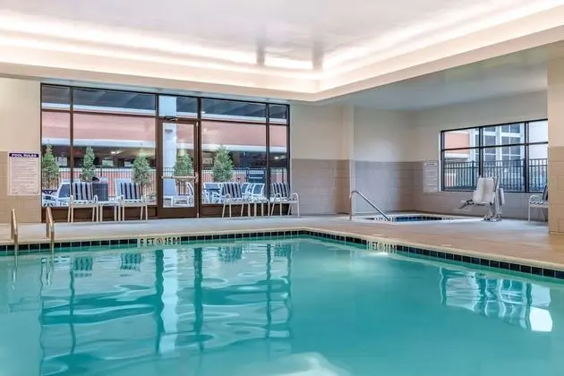 Cambria Hotel Rock Hill - University Center - Havuz