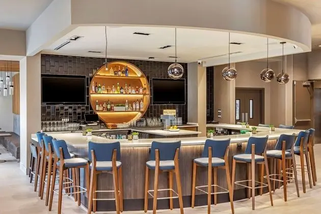 Cambria Hotel Savannah Downtown Historic District - Yerinde Yemek
