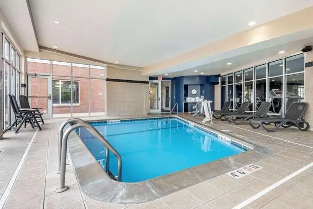 Cambria Suites Minneapolis - Havuz