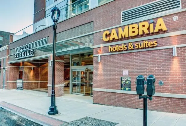 Cambria hotel & suites White Plains  Downtown
