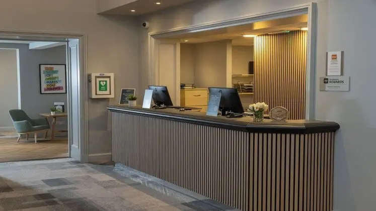 Cambridge Bar Hill Hotel, BW Signature Collection - Lobi