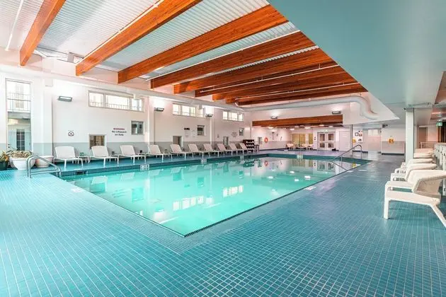 Cambridge Suites Red Deer - Havuz