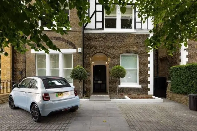 The Camden Arms - Bright and Charming 2bdr Flat
