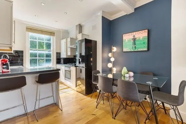 Camden Home - Barracks Properties - Yerinde Yemek