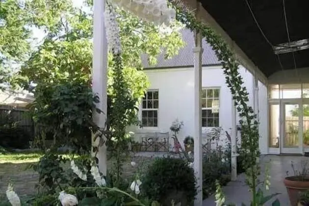 Camellia Cottage Bed & Breakfast - Dış Mekanlar