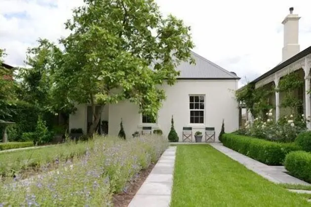 Camellia Cottage Bed & Breakfast - 1