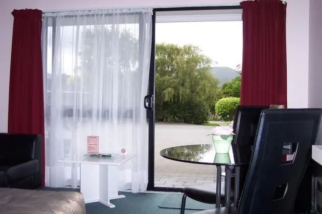 Camellia Court Motel - Oda