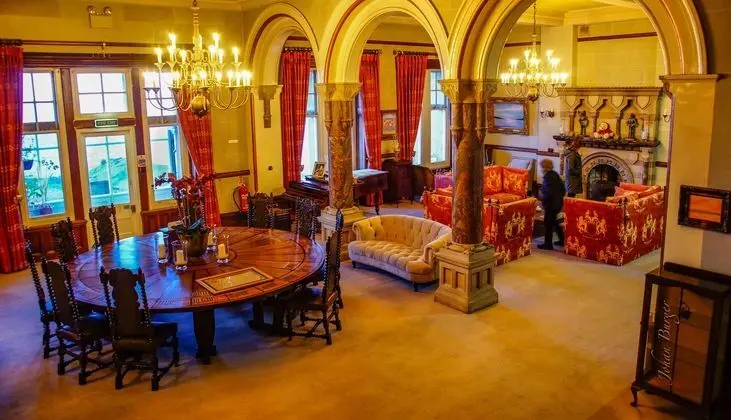 Camelot Castle Hotel - Lobi