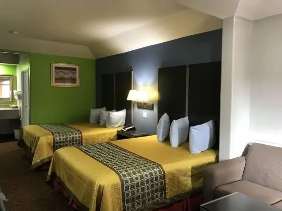 Camelot Inn & Suites Veterans Memorial NW Houston - Öne Çıkan Resim