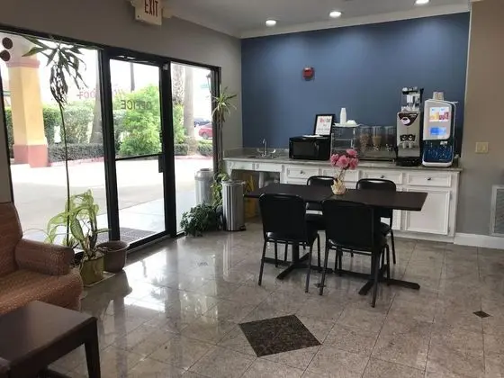 Camelot Inn & Suites Veterans Memorial NW Houston - Yerinde Yemek