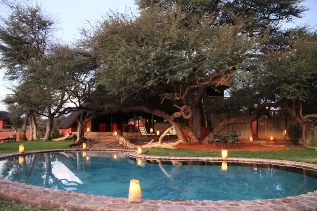 Camelthorn Kalahari Lodge - Havuz