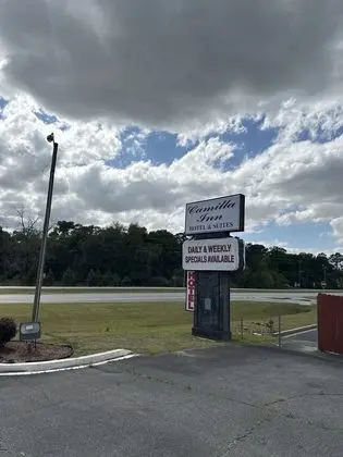 Camilla Inn & Suites