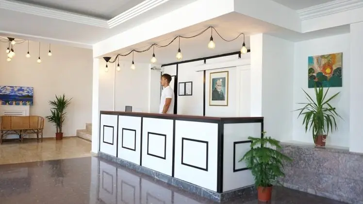 Çamlık 87 Hotel Ayvalık - Lobi