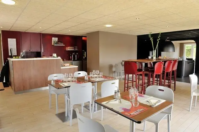 Hotel Campanile Beauvais - Lobi