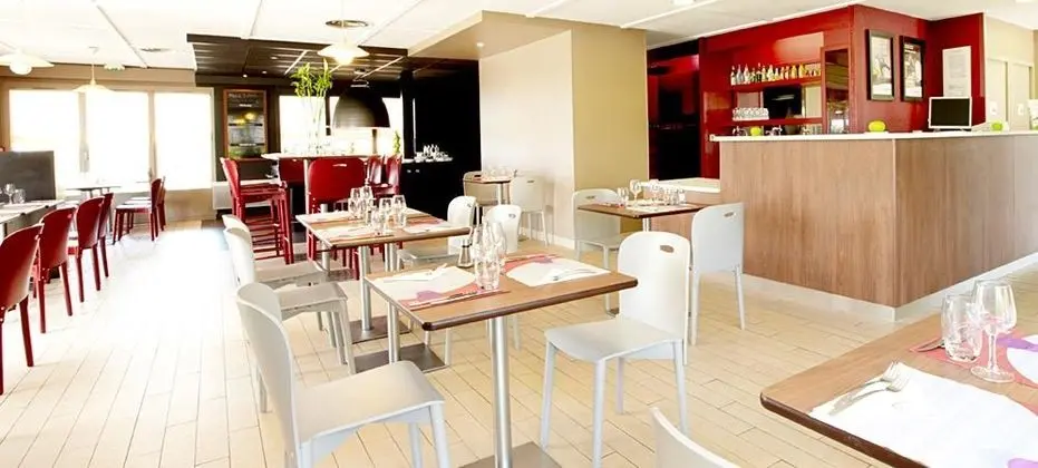 Campanile Salon De Provence - Yeme / İçme